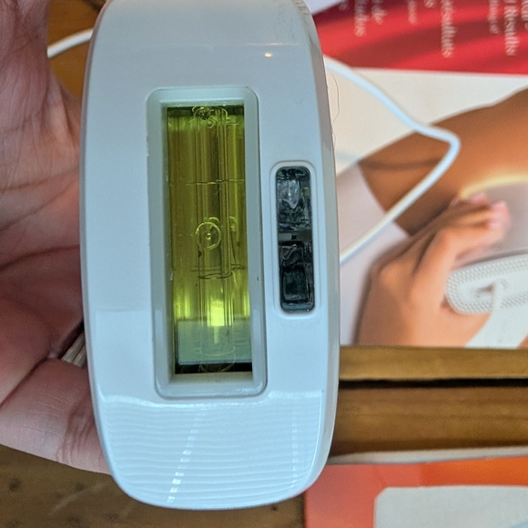 Silk'n Jewel Hair Removal Device - Picture 4 of 9